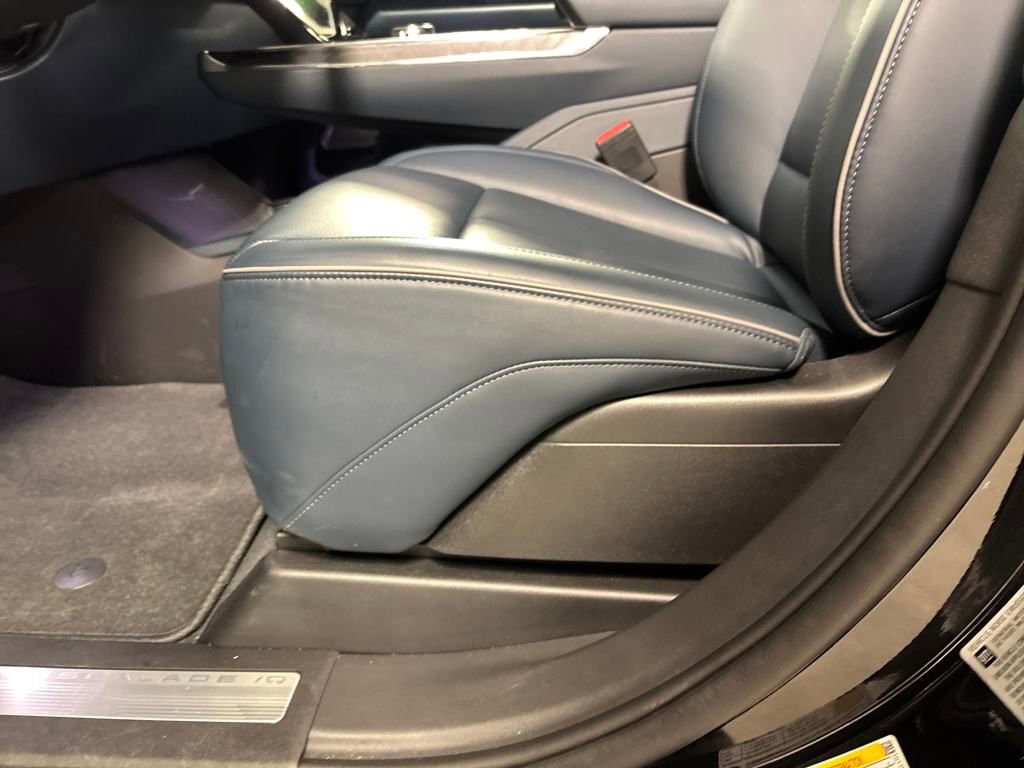 New 2025 Cadillac Escalade IQ Sport 2 image 26