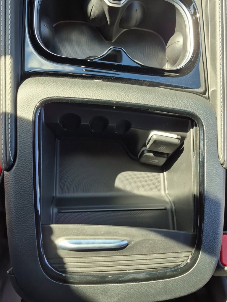 New 2025 Chrysler Pacifica Limited w/ Trailer Tow Group image 46