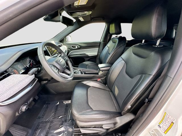 Used 2024 Jeep Compass Latitude image 19