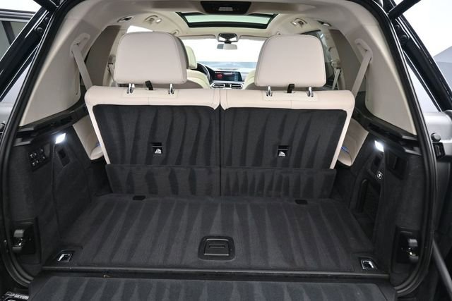Used 2019 BMW X7 xDrive40i w/ Premium Package AWD/4WD image 16
