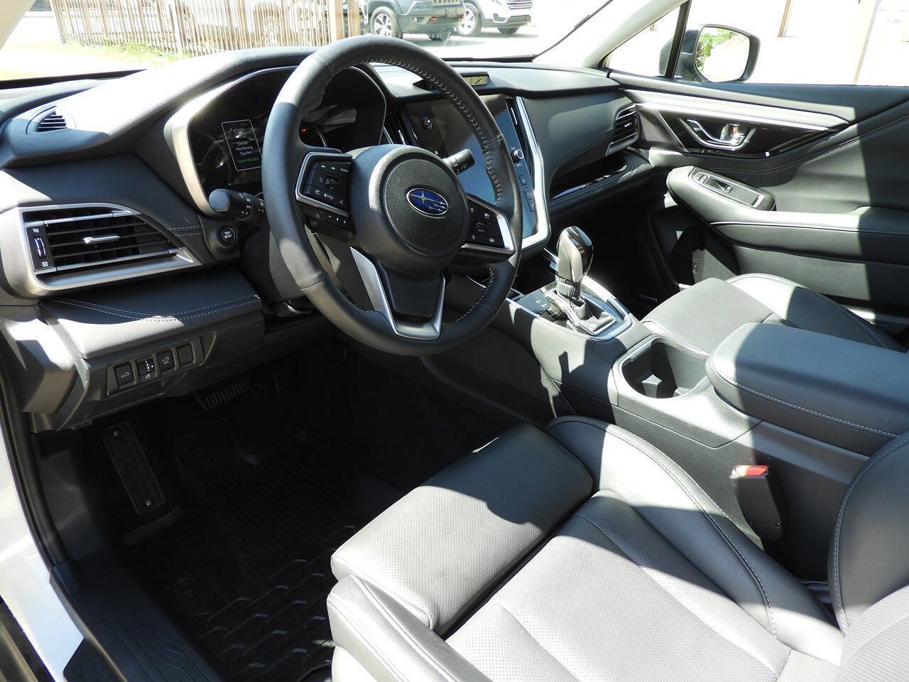 Used 2025 Subaru Outback Limited AWD/4WD image 17