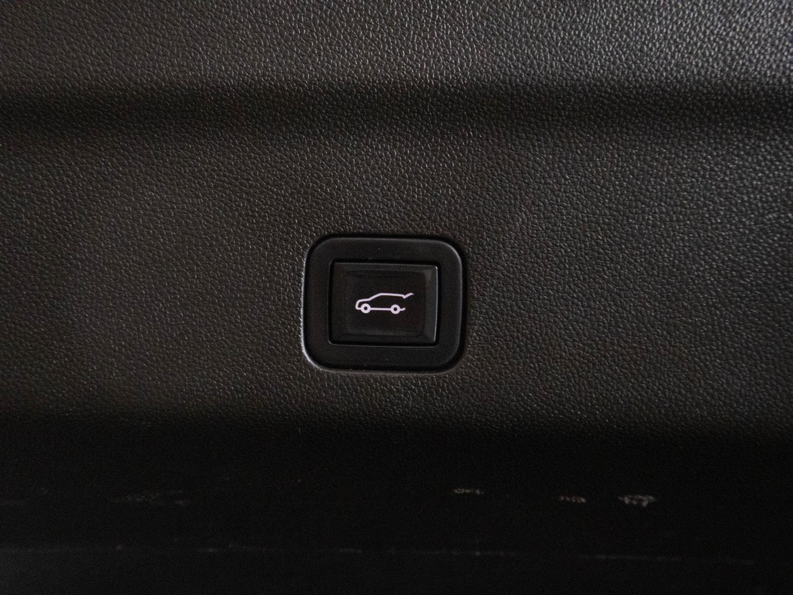 Used 2021 Chevrolet Tahoe Z71 w/ Luxury Package image 25