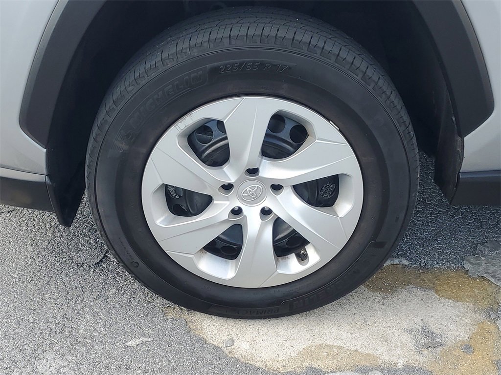 Certified 2024 Toyota RAV4 LE image 4