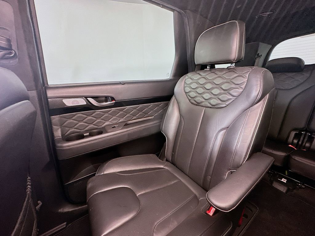 Used 2022 Hyundai Palisade Calligraphy w/ Winter Package image 12