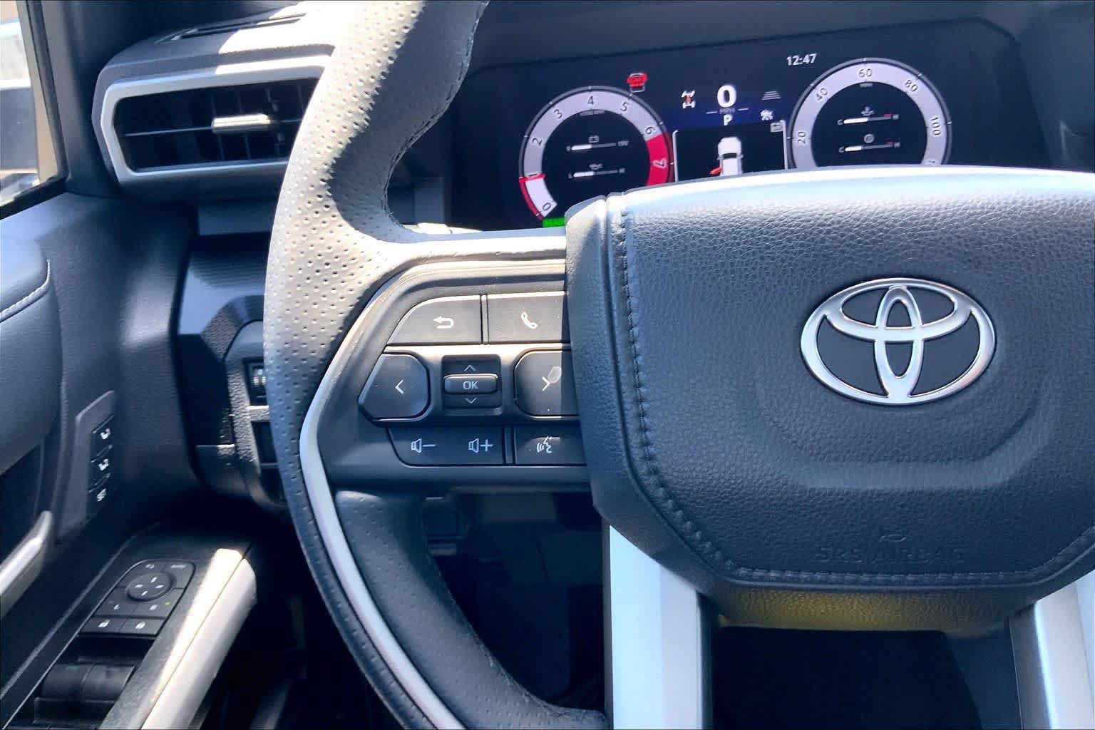 Used 2025 Toyota 4Runner Limited AWD/4WD image 24