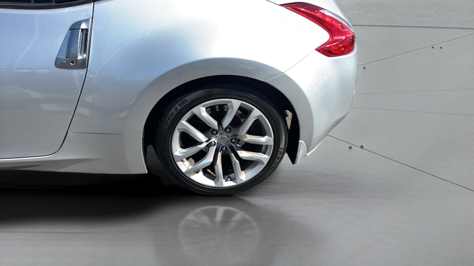 Used 2013 Nissan 370Z Coupe RWD image 37