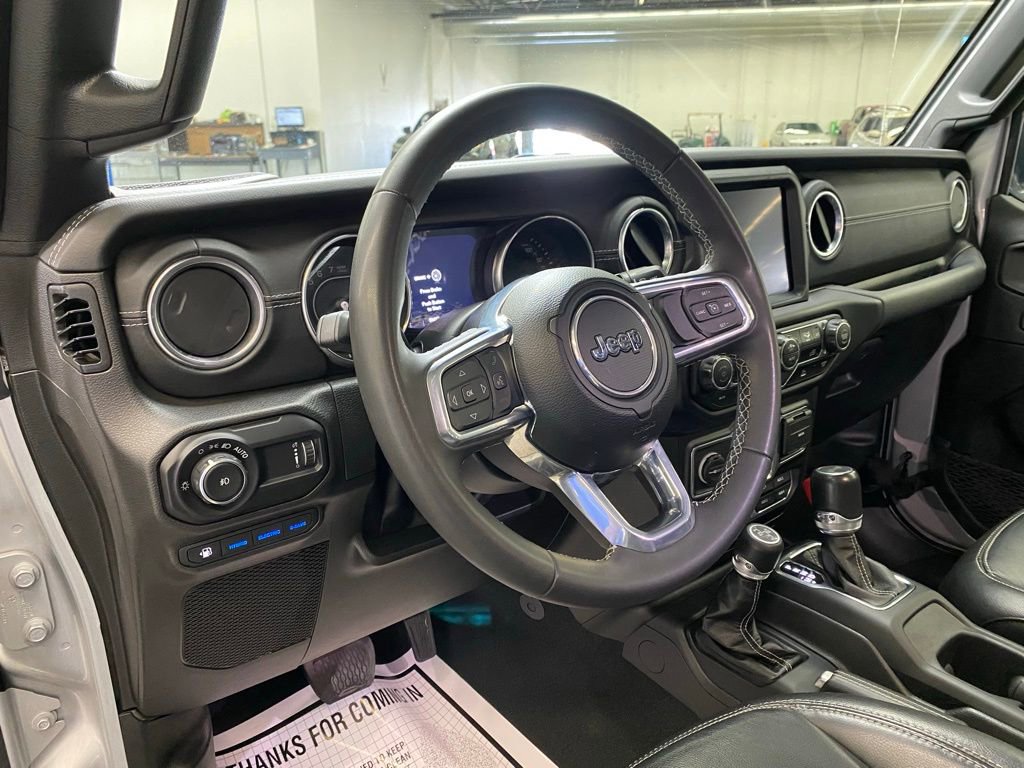 Used 2023 Jeep Wrangler Unlimited Sahara AWD/4WD image 26
