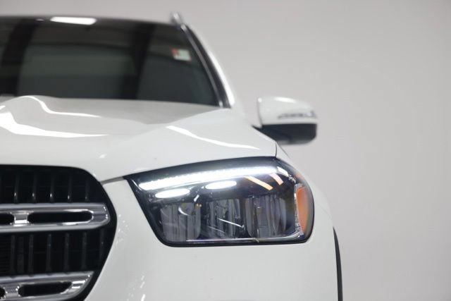 Used 2024 Mercedes-Benz GLE 350 4MATIC image 3
