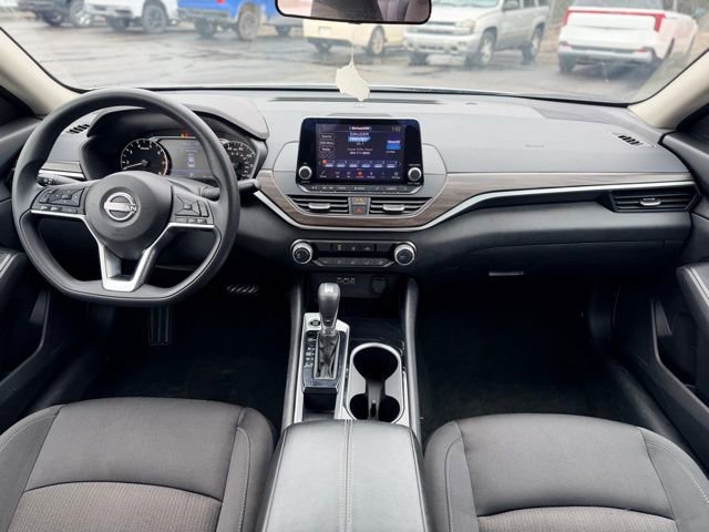 Used 2024 Nissan Altima 2.5 SV image 19