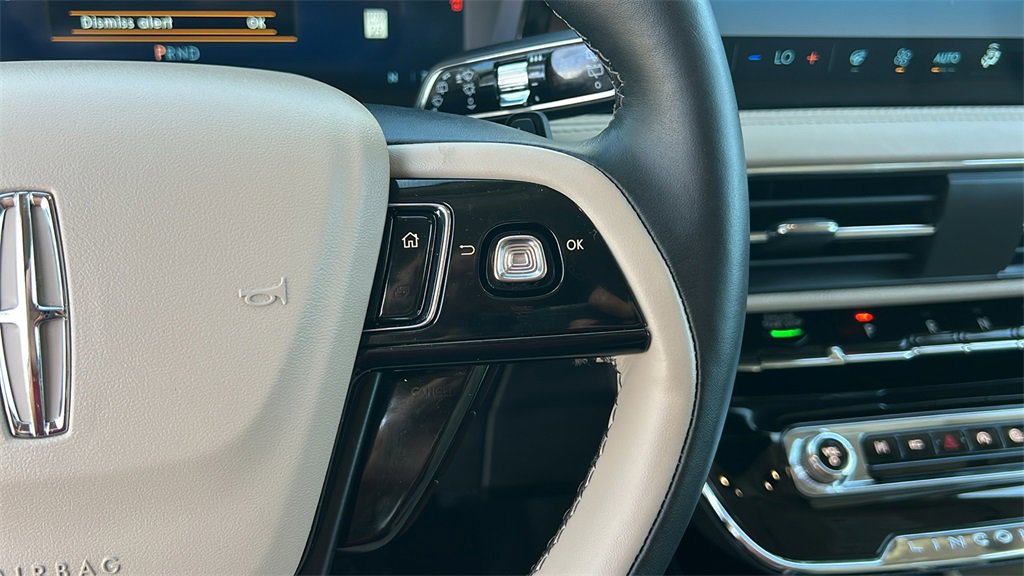 Used 2025 Lincoln Corsair Reserve w/ Jet Appearance Package image 18