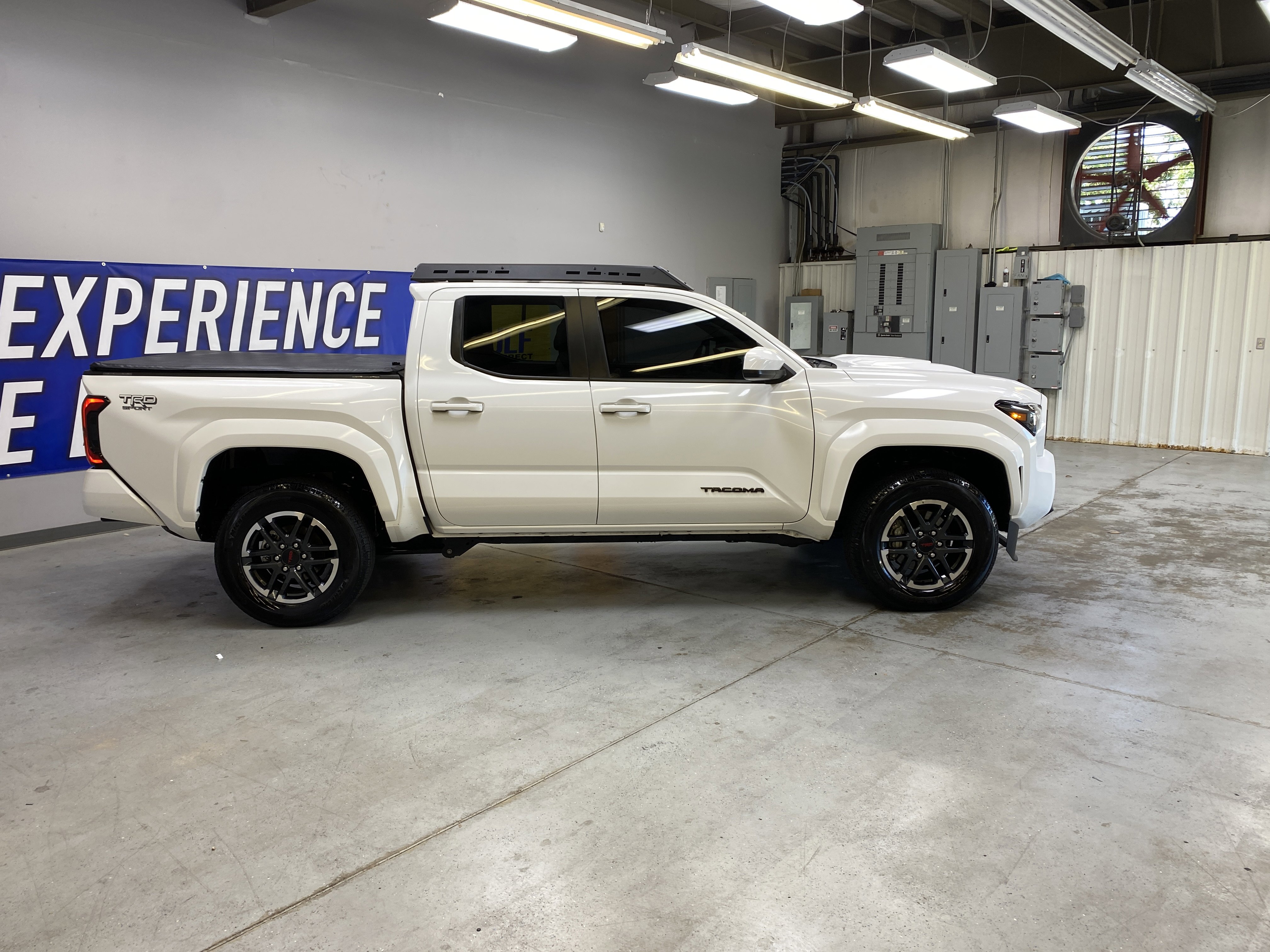 Used 2025 Toyota Tacoma TRD Sport image 8