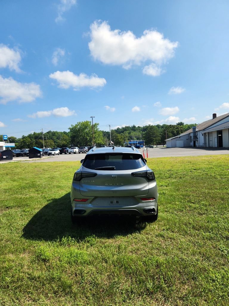 Used 2025 Buick Encore GX Avenir w/ Avenir Technology Package AWD/4WD image 7