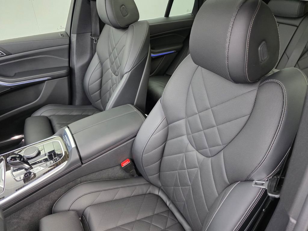 Used 2023 BMW X5 xDrive40i w/ Premium Package image 11