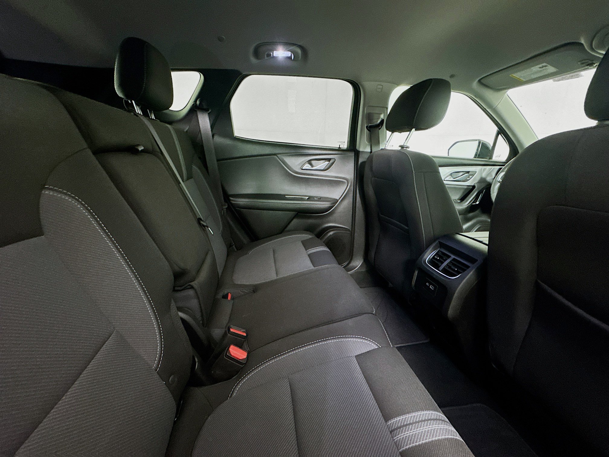 Used 2024 Chevrolet Blazer LT FWD image 25