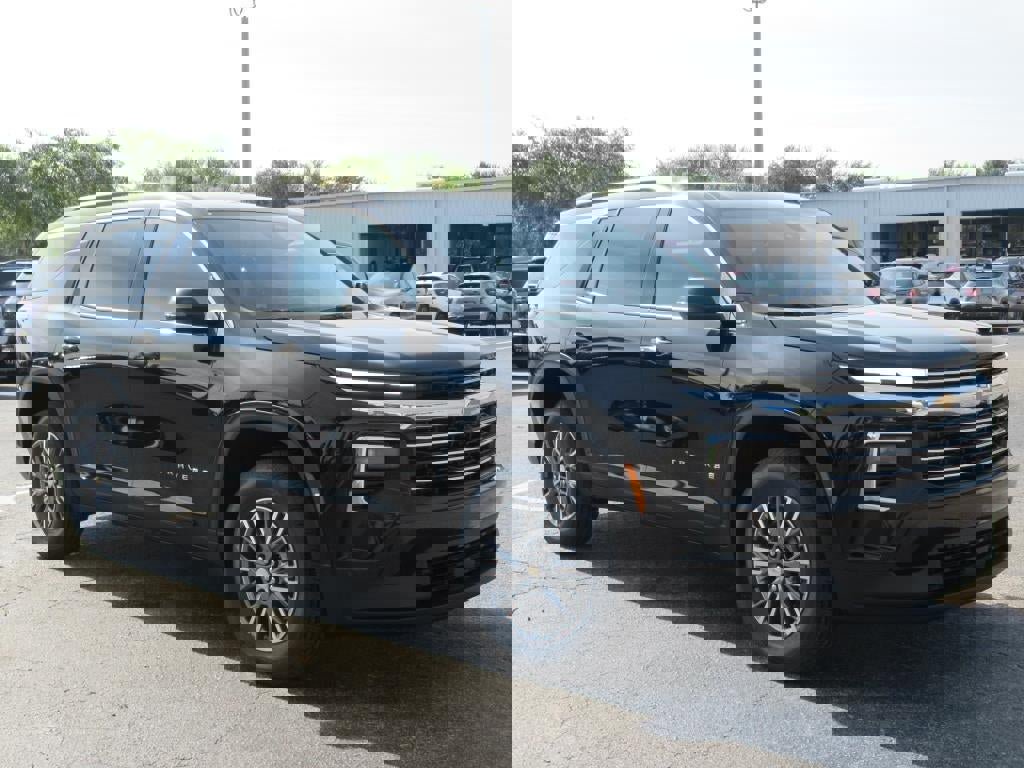 New 2026 Chevrolet Traverse LT image 3