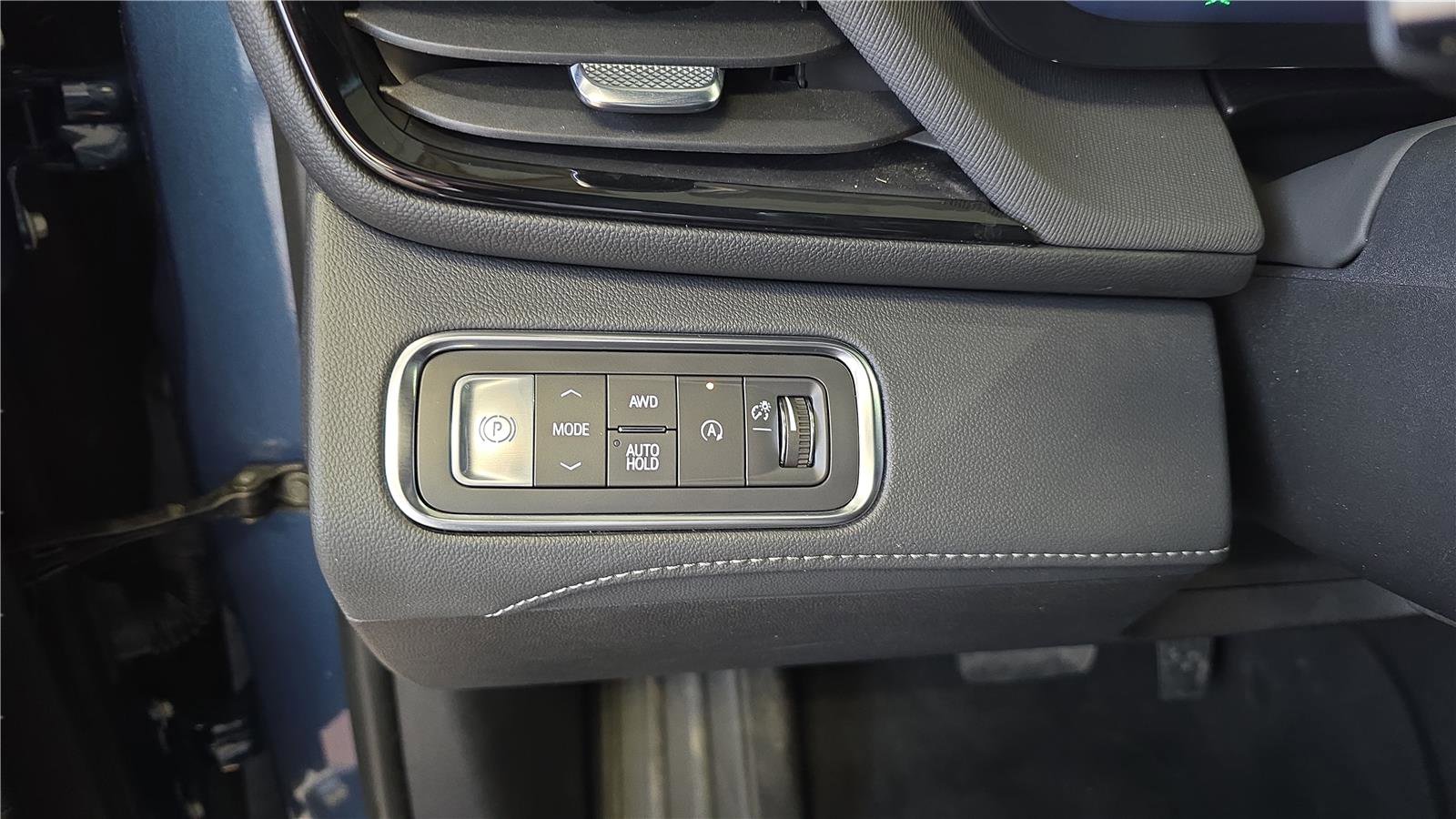 Used 2025 Buick Enclave Preferred image 25