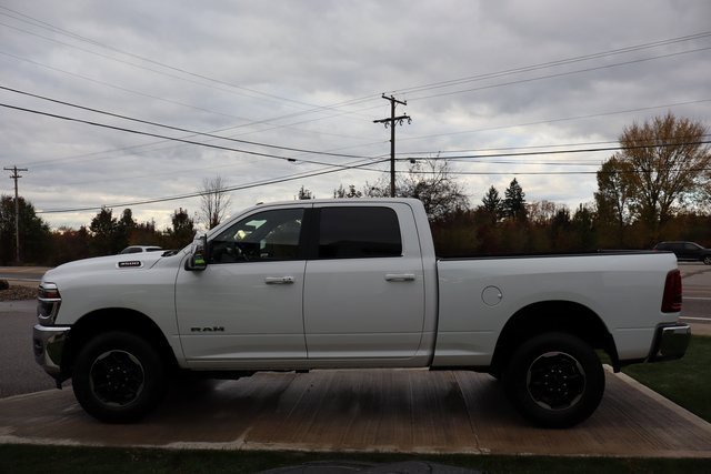 Used 2025 RAM 3500 Laramie image 33