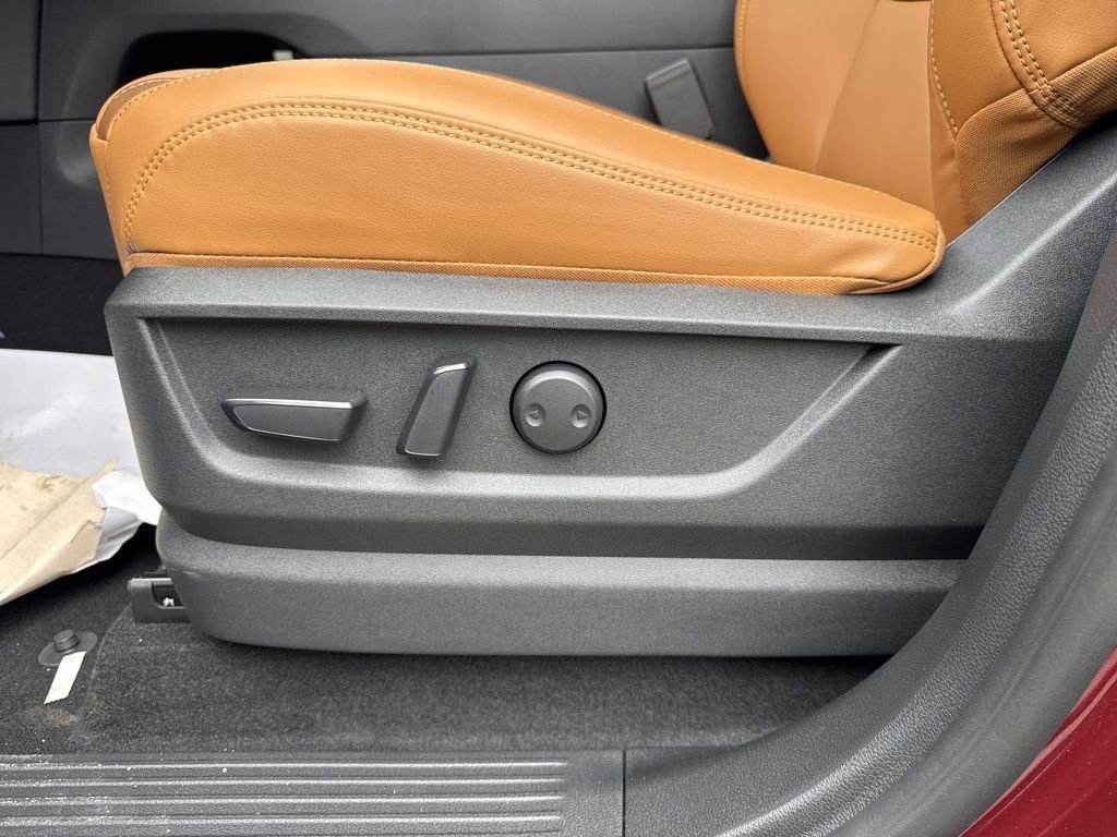 New 2026 Nissan Armada SL w/ Captain's Chari Seat Package image 15