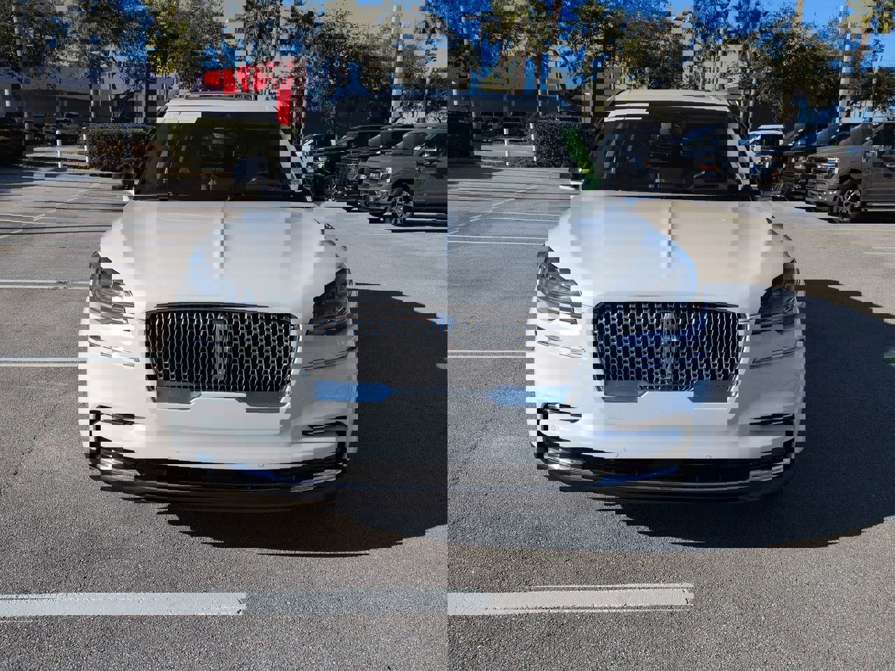 Certified 2022 Lincoln Aviator Reserve w/ Equipment Group 201A image 9