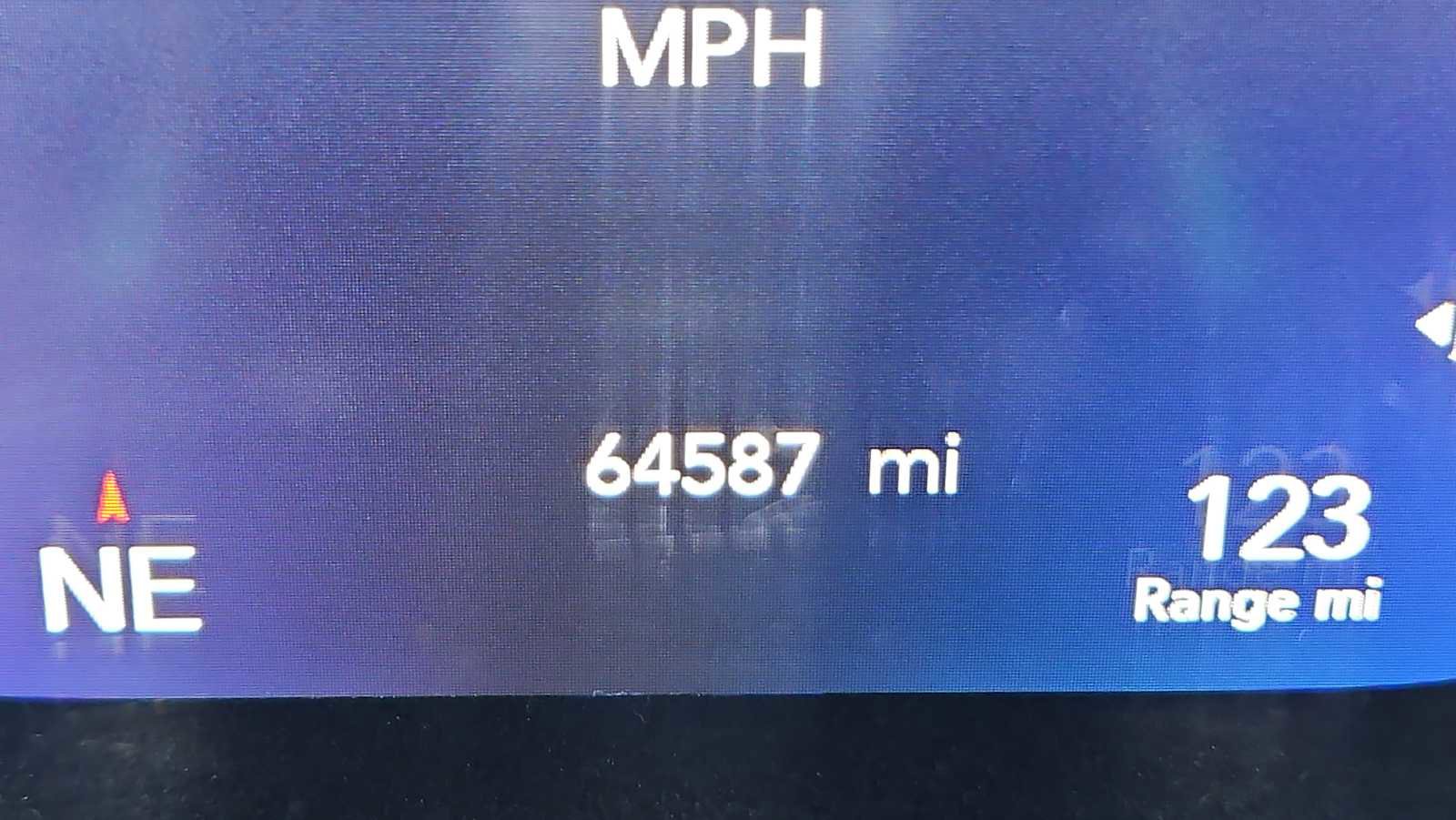 Used 2023 Chrysler Pacifica Touring-L image 10