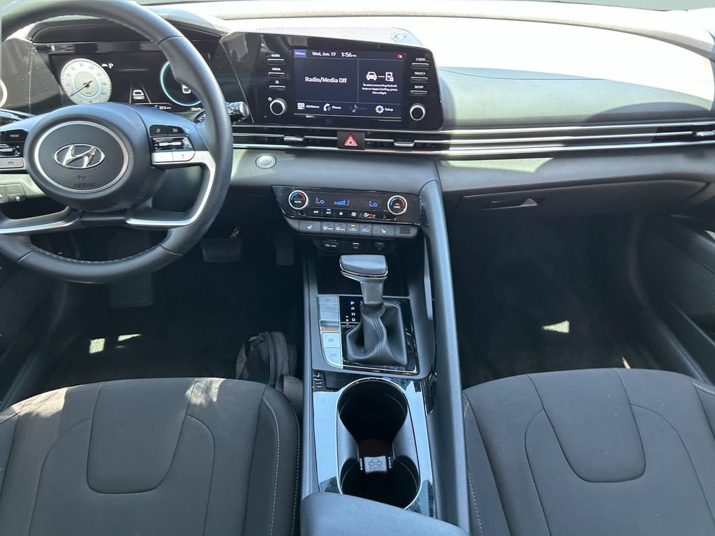 Used 2021 Hyundai Elantra SEL w/ Convenience Package FWD image 19