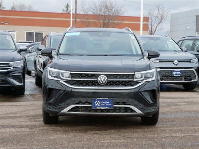 Certified 2023 Volkswagen Taos SEL image 2