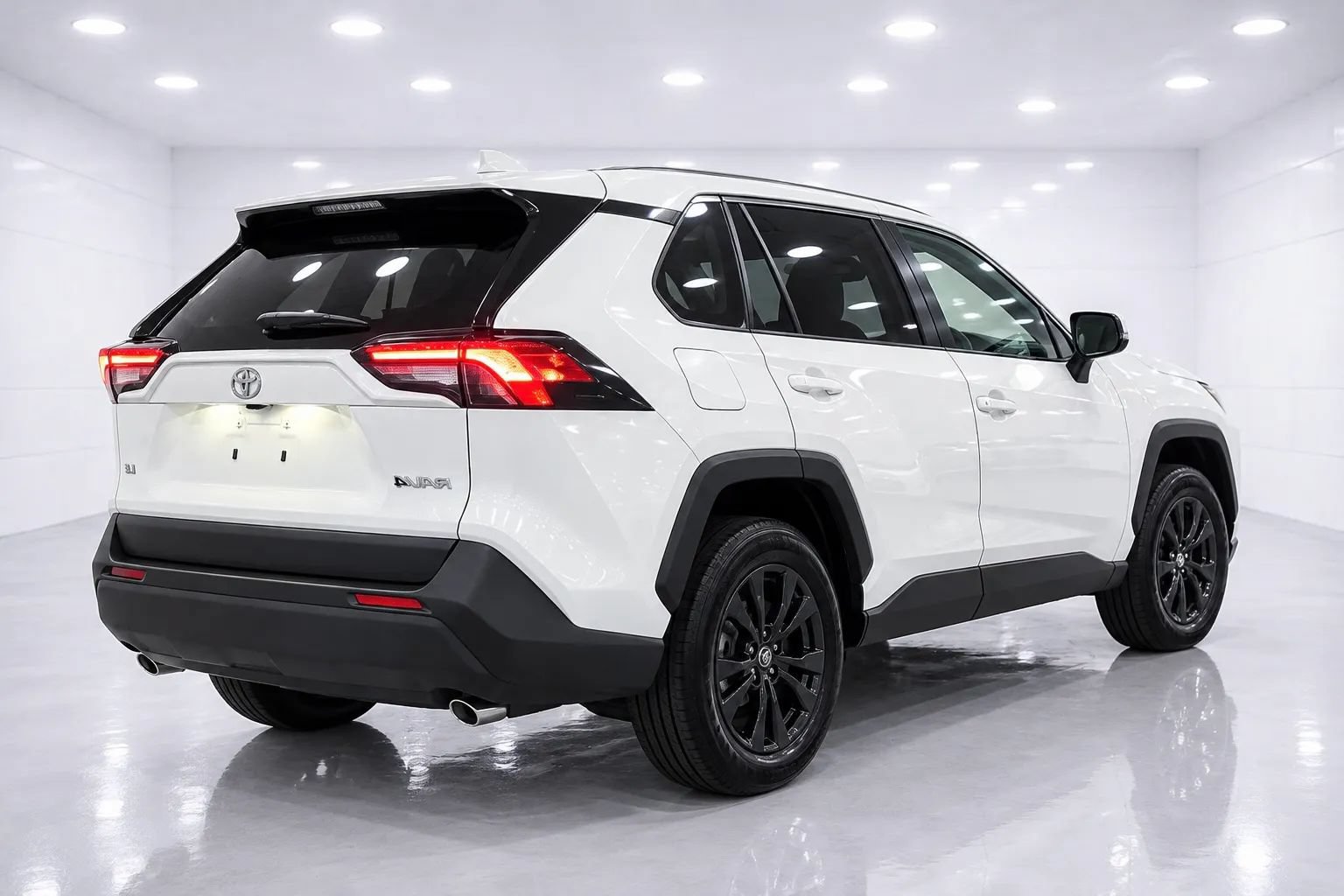Used 2025 Toyota RAV4 LE FWD image 5