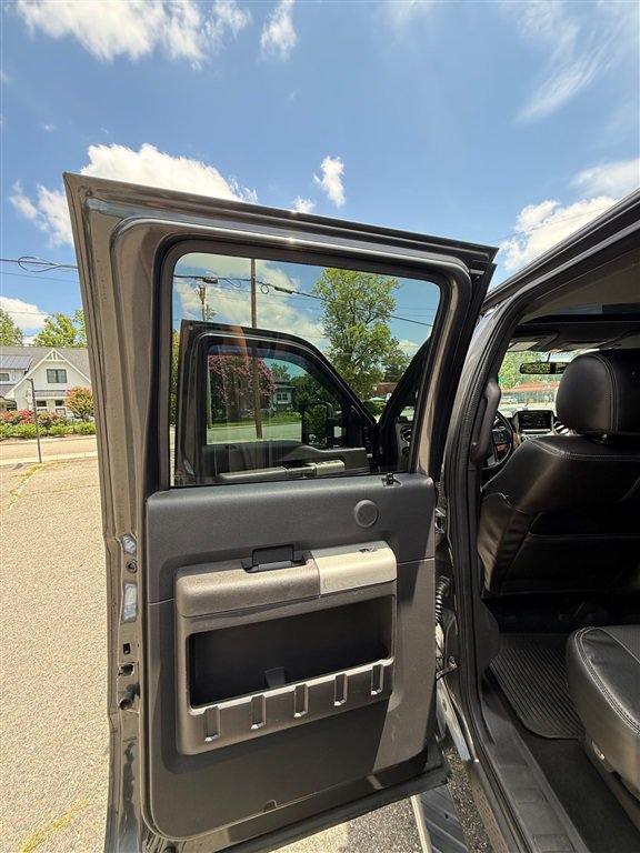 Used 2015 Ford F350 Lariat w/ Lariat Ultimate Package AWD/4WD image 16