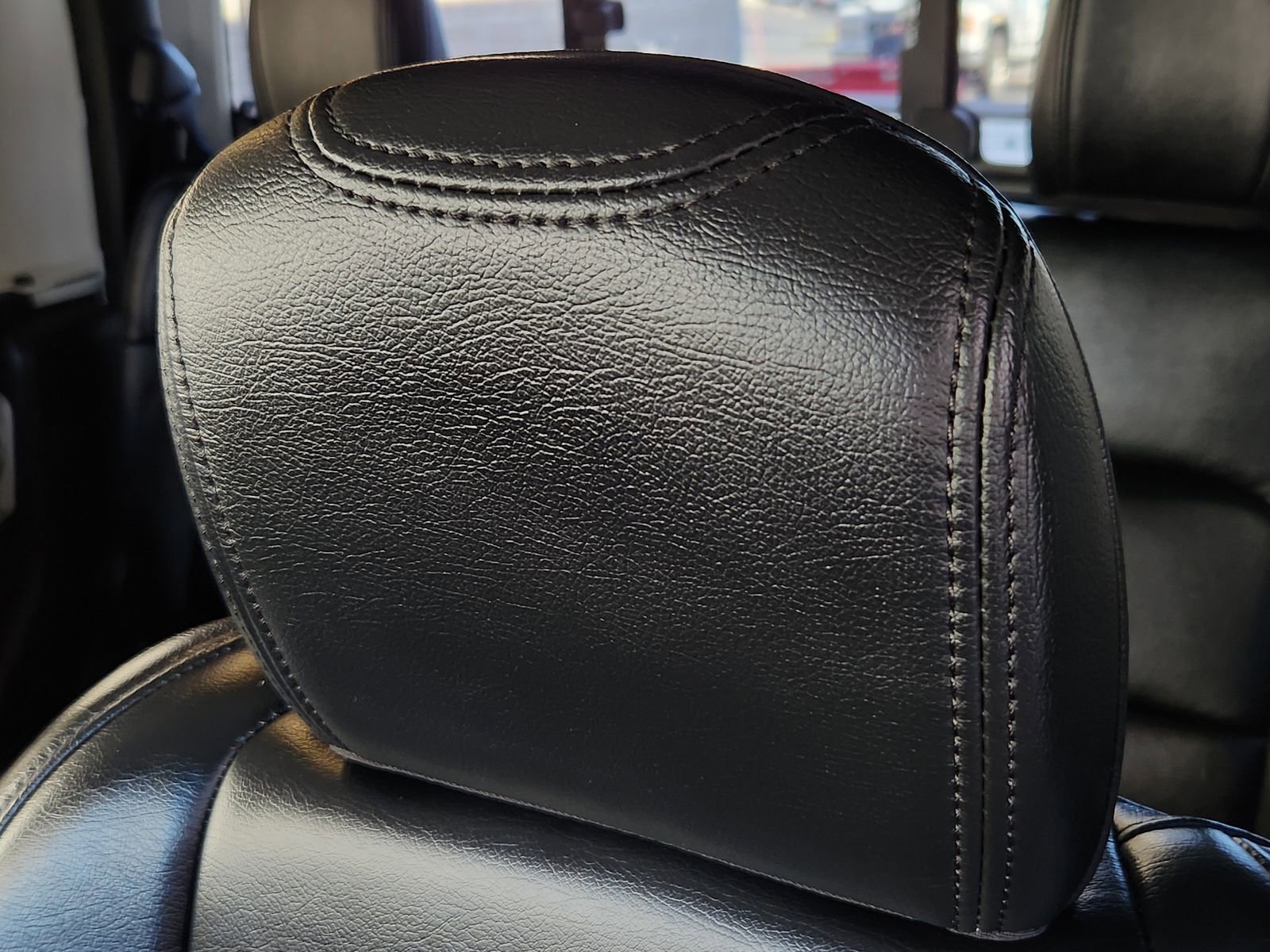 Used 2020 Jeep Gladiator Overland w/ Dual Top Group image 19