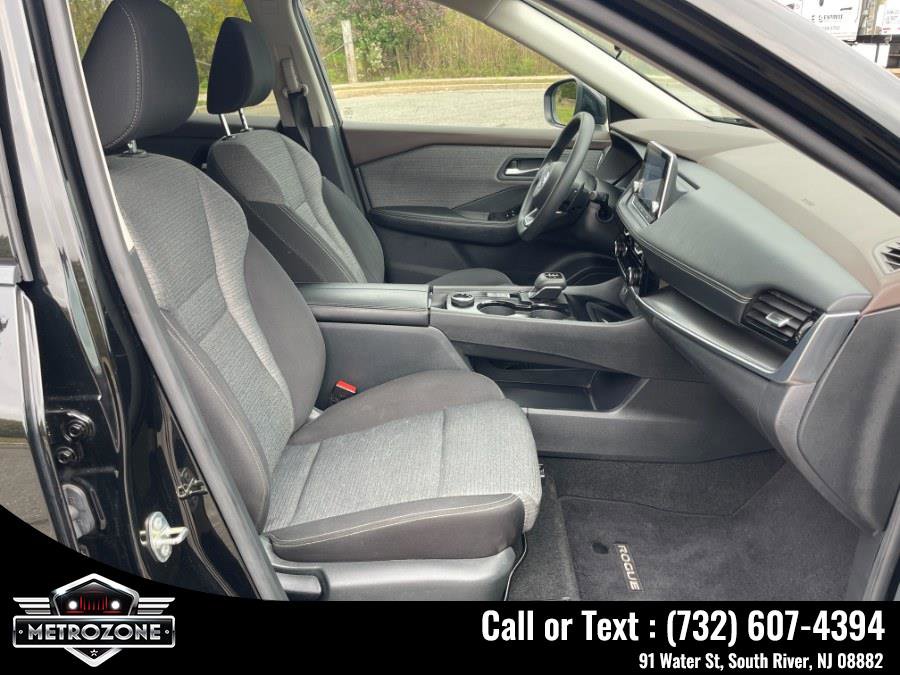 Used 2021 Nissan Rogue SV image 17