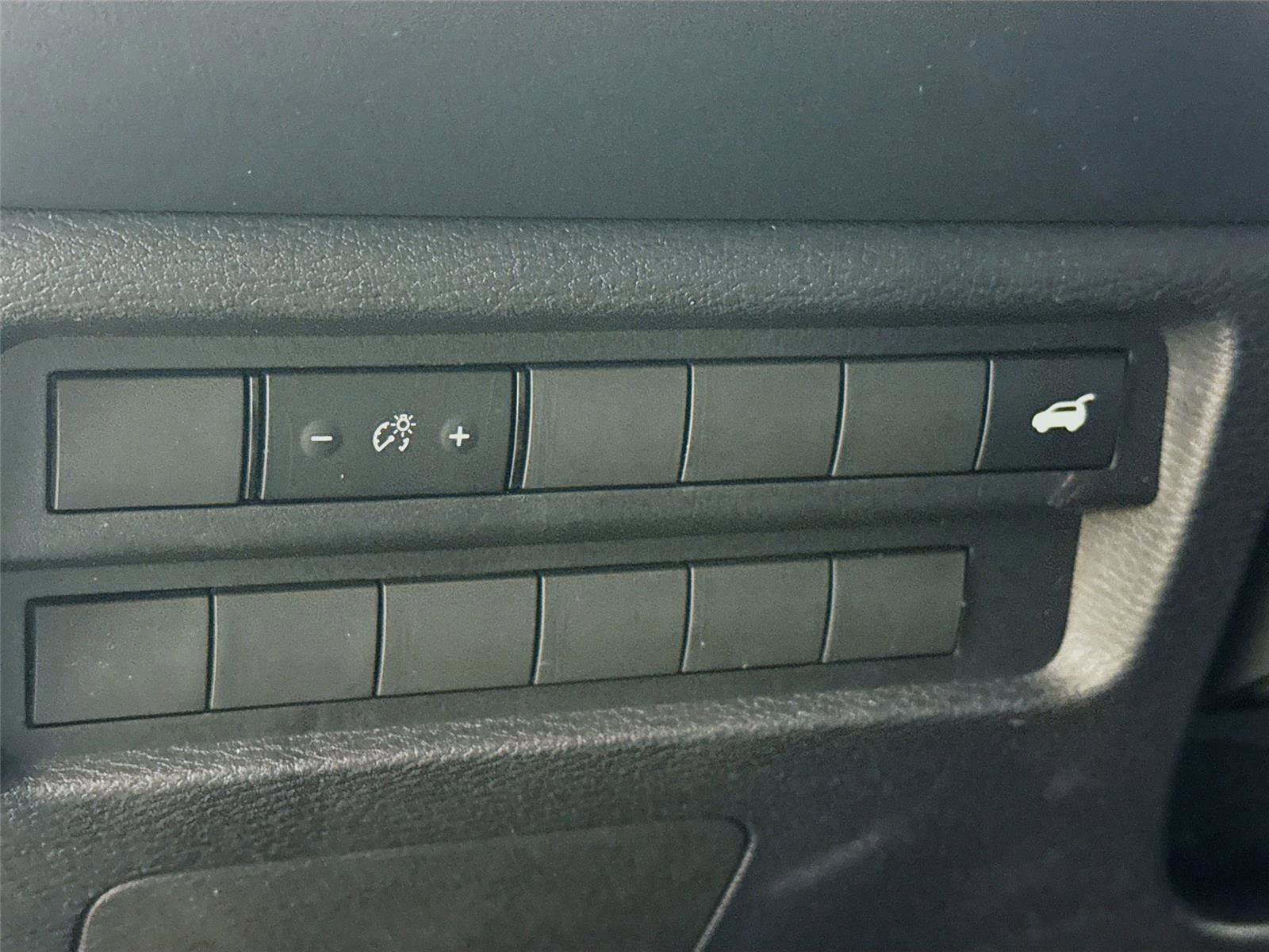 Used 2024 Mitsubishi Outlander SE FWD image 2