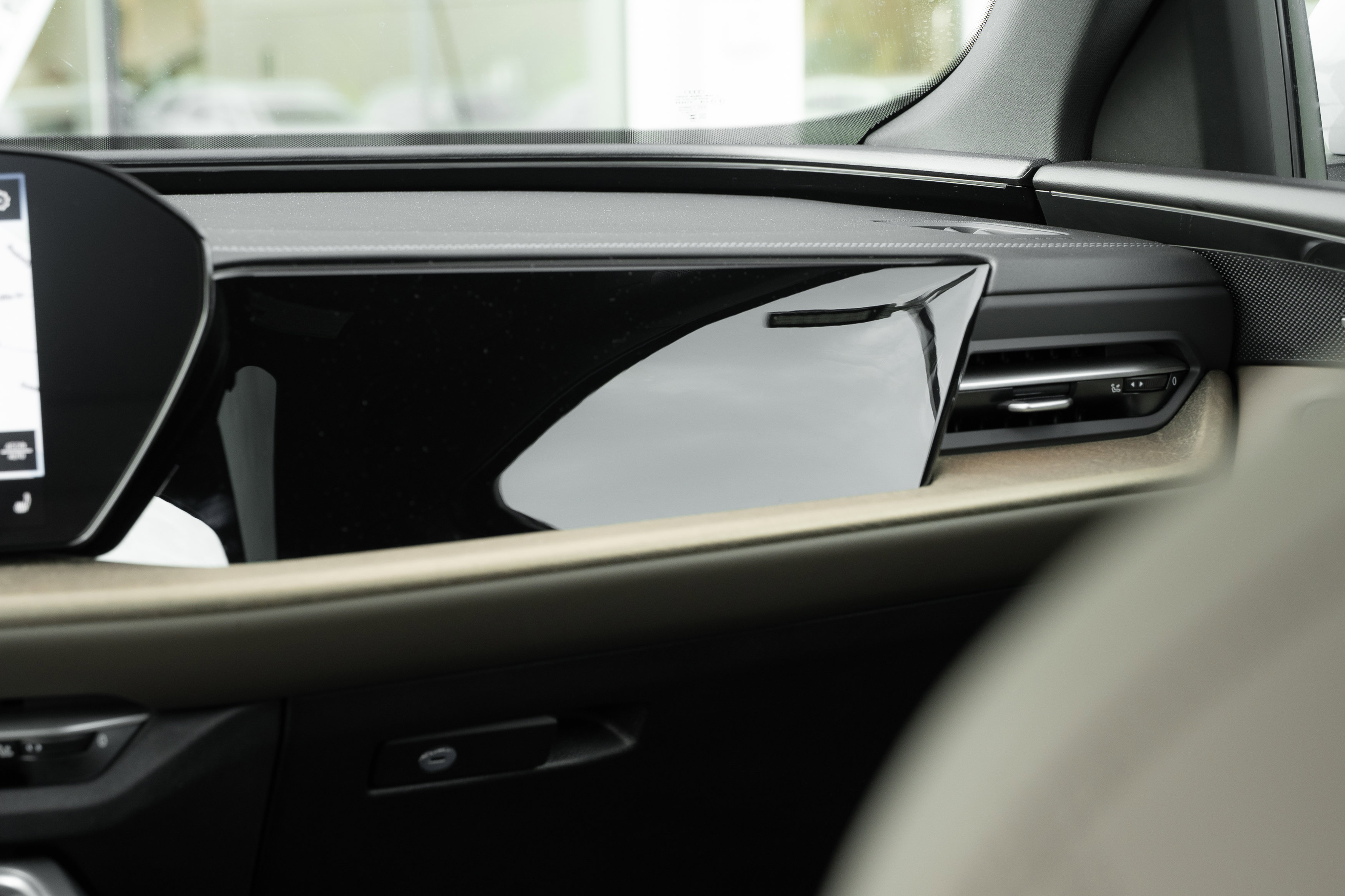 Certified 2025 Audi Q5 Premium Plus w/ Premium Plus AWD/4WD image 15