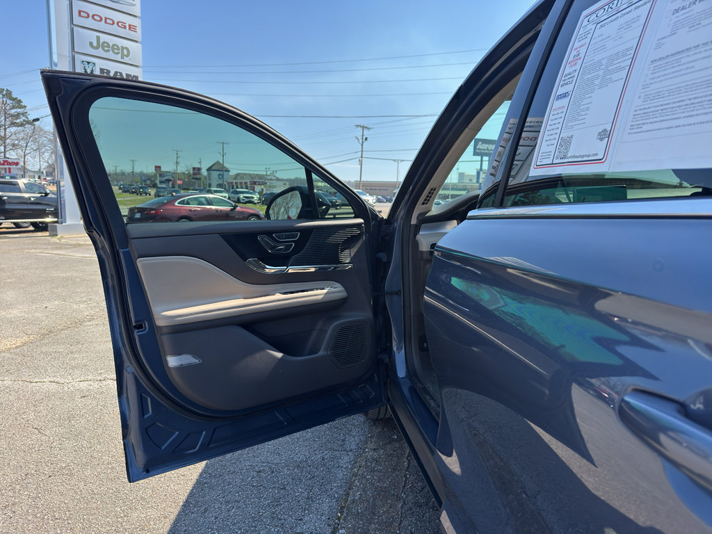 Used 2022 Lincoln Corsair FWD w/ Equipment Group 101A image 18