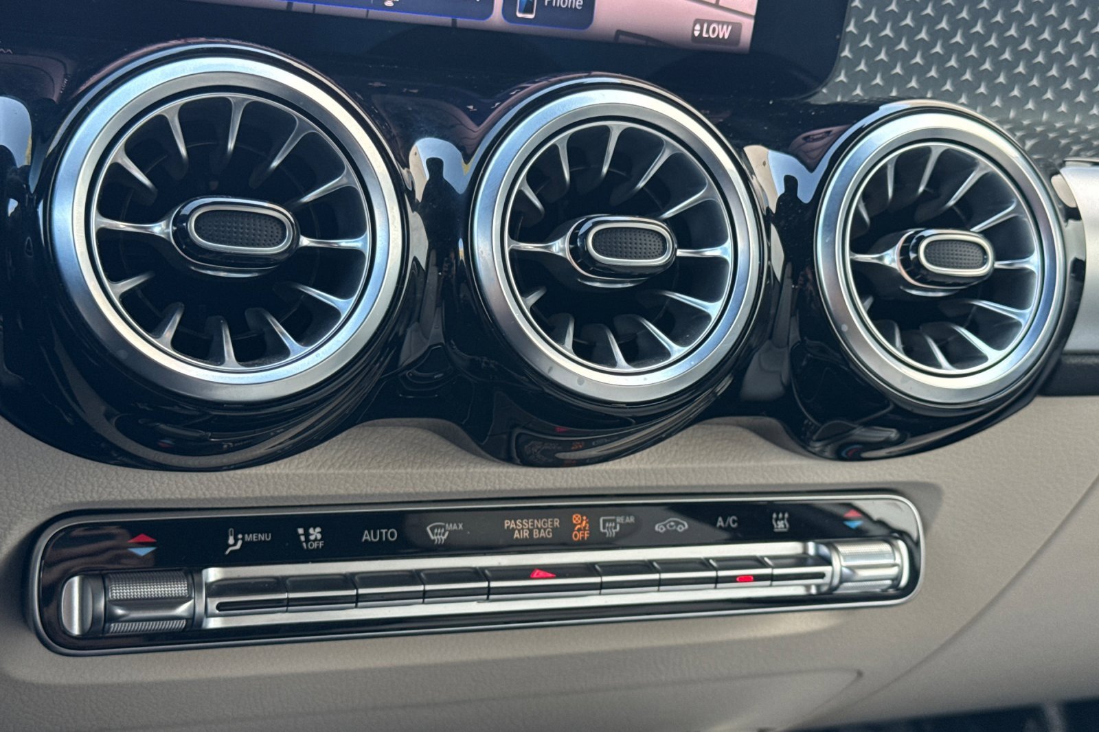 Used 2024 Mercedes-Benz EQB 250+ image 26