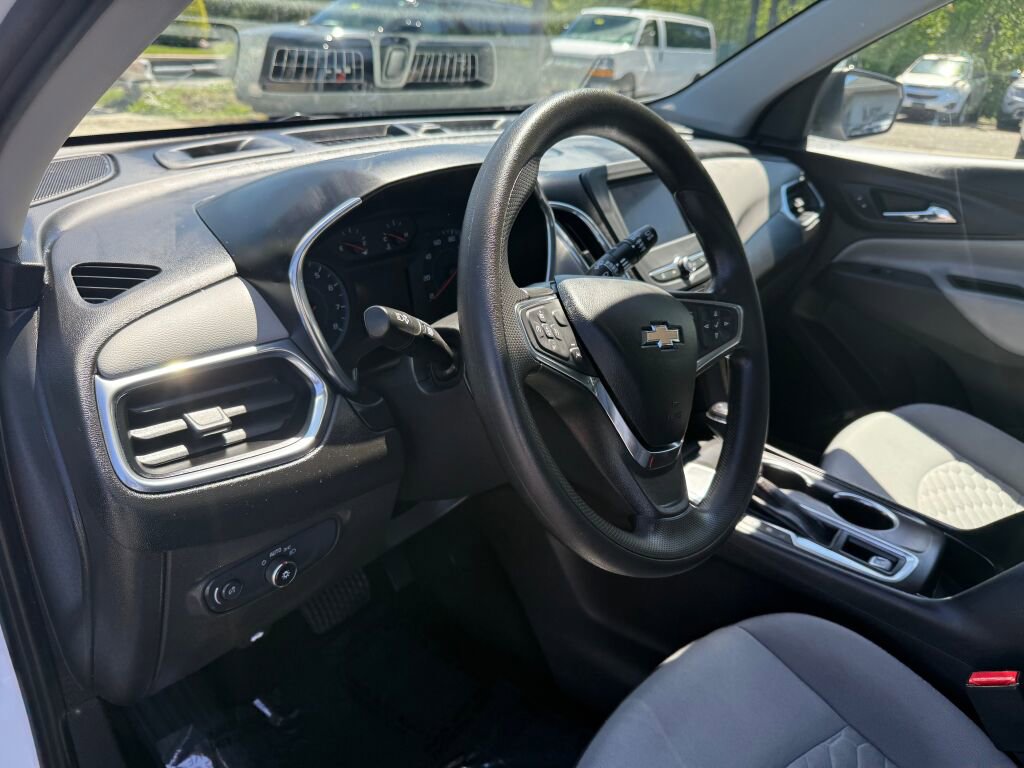 Used 2021 Chevrolet Equinox LS FWD image 11