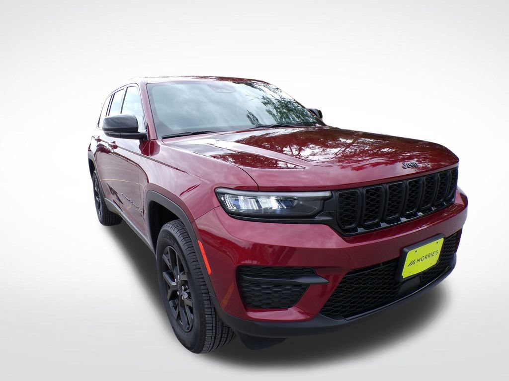 Used 2024 Jeep Grand Cherokee Altitude AWD/4WD image 7
