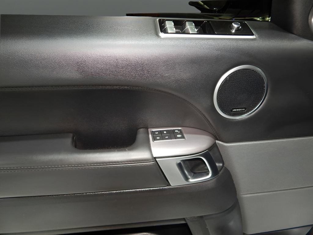 Used 2019 Land Rover Range Rover Sport HSE image 10