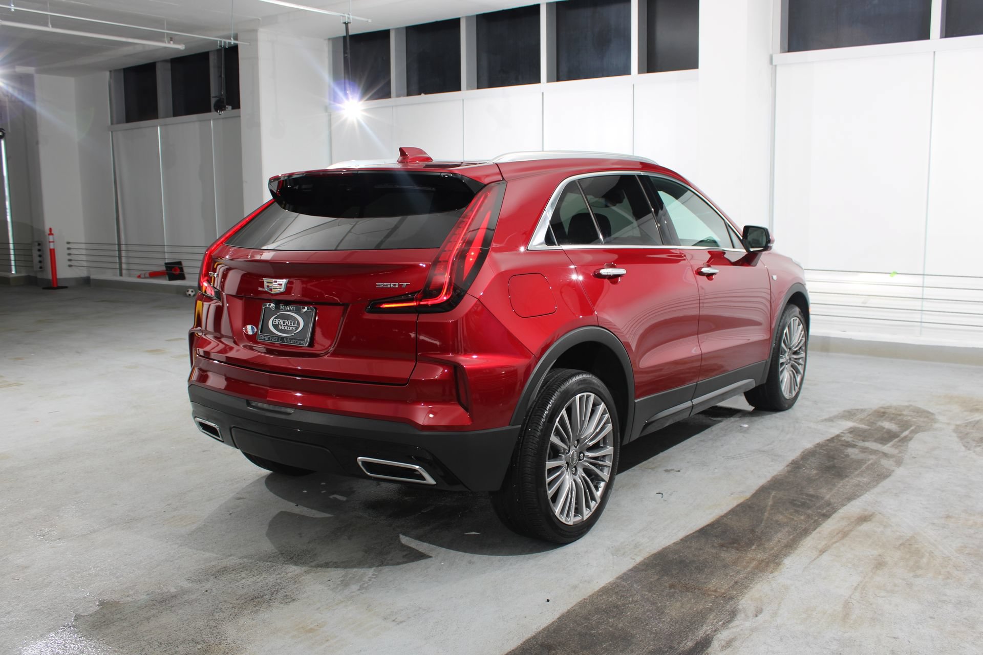Used 2024 Cadillac XT4 Premium Luxury FWD image 5