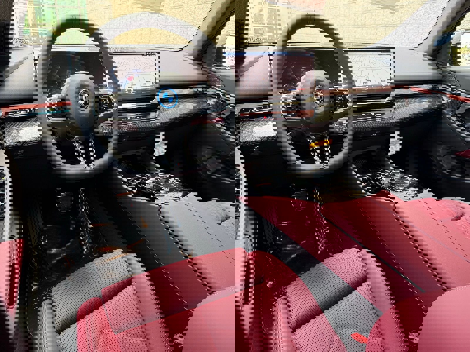 New 2026 BMW 550e xDrive w/ M Sport Professional Package AWD/4WD image 28