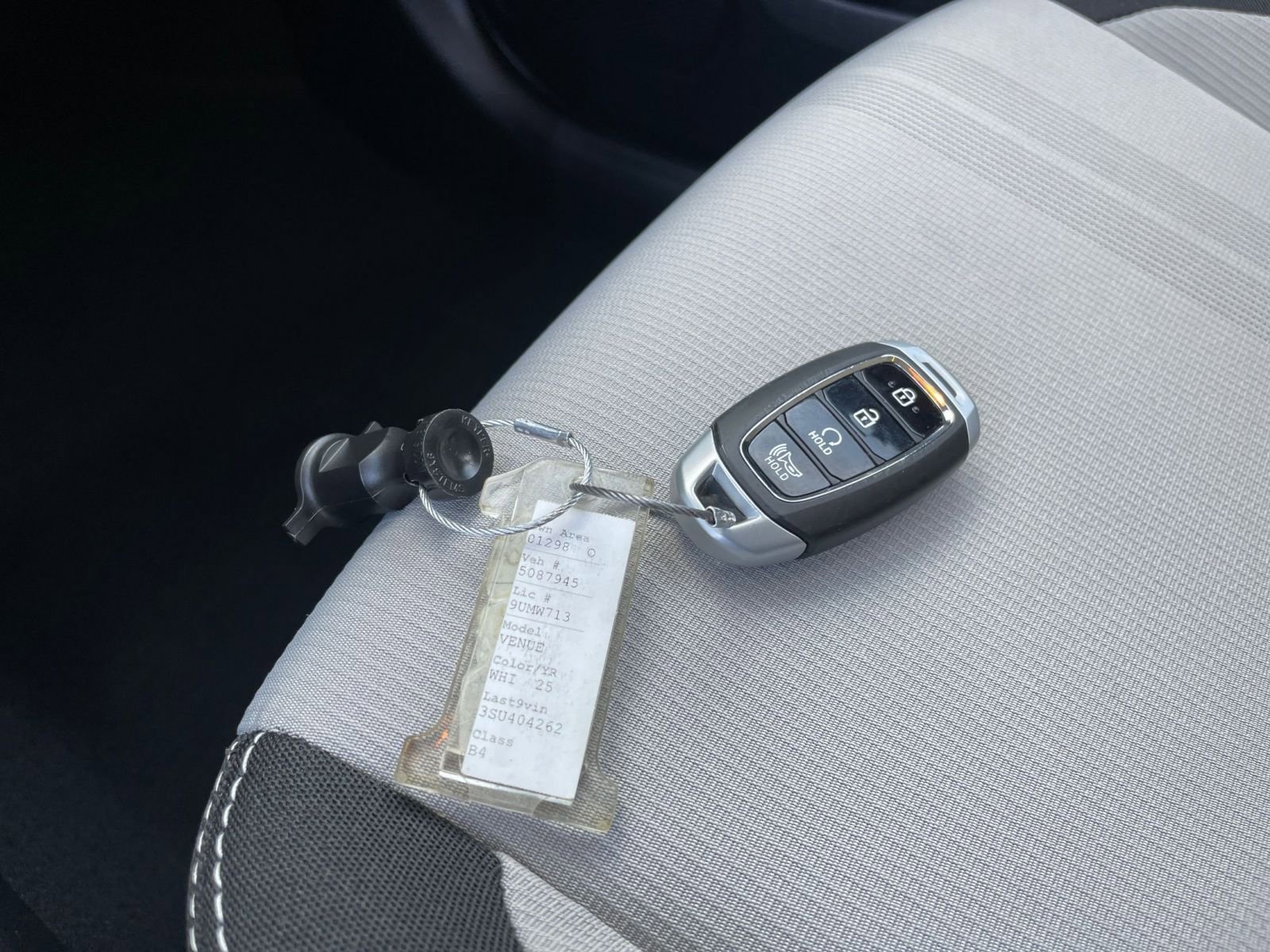 Used 2025 Hyundai Venue SEL image 21