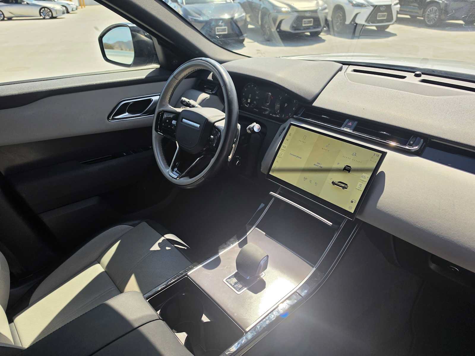 Used 2024 Land Rover Range Rover Velar Dynamic SE AWD/4WD image 14