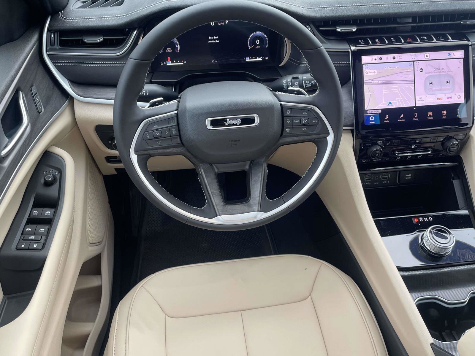 New 2025 Jeep Grand Cherokee Limited w/ Black Appearance Package image 12