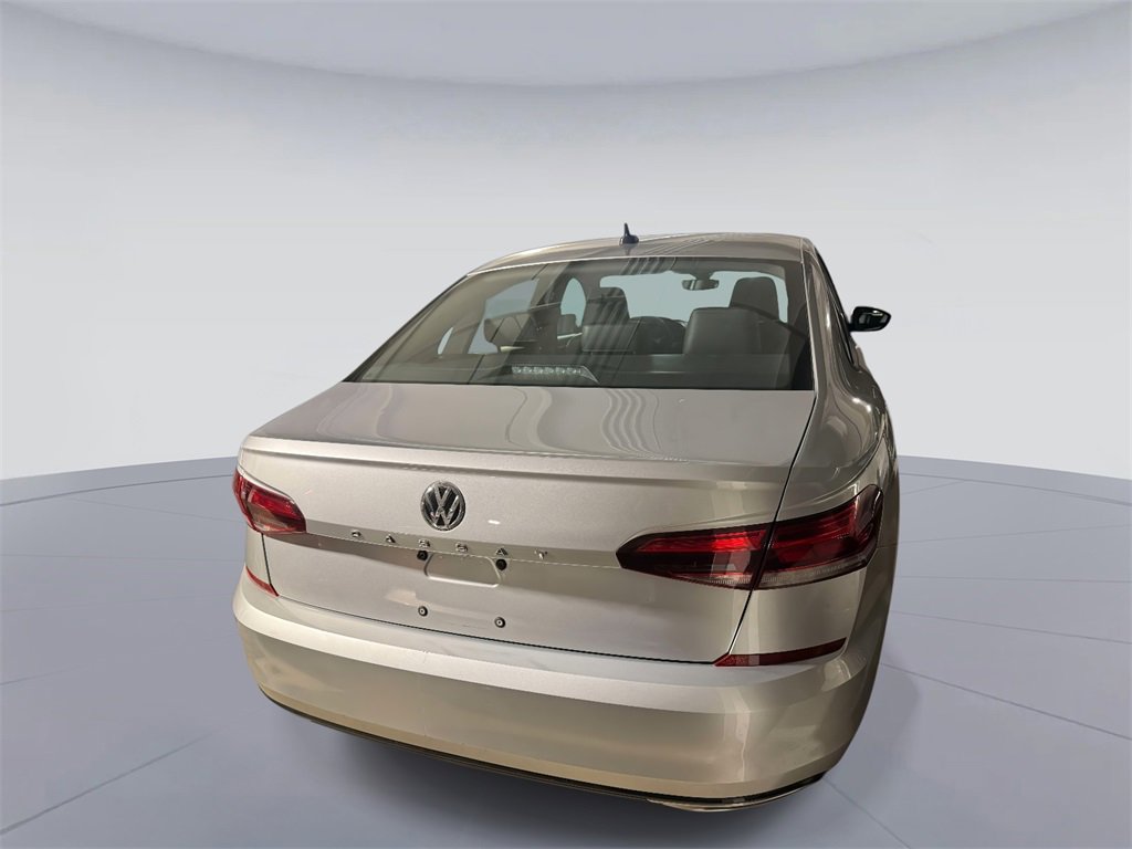 Used 2020 Volkswagen Passat 2.0T R-Line image 5