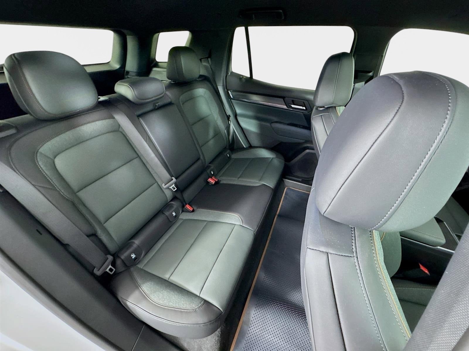 New 2026 GMC Terrain AT4 w/ Convenience Package III AWD/4WD image 27