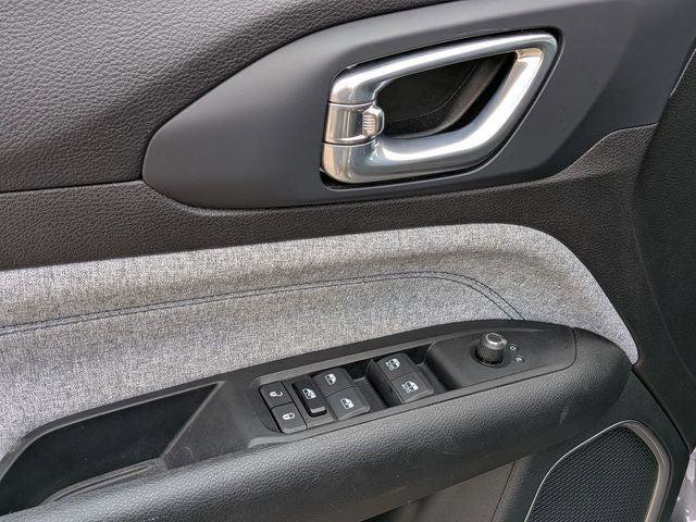 Certified 2022 Jeep Compass Latitude image 15