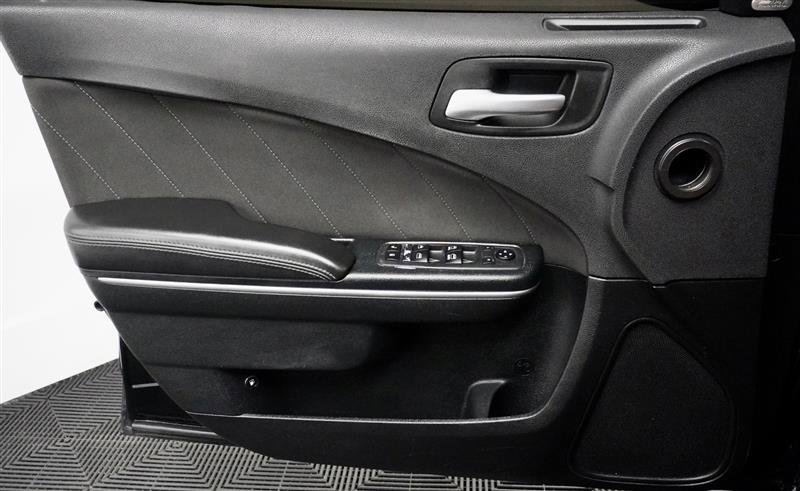 Used 2018 Dodge Charger R/T Scat Pack image 33