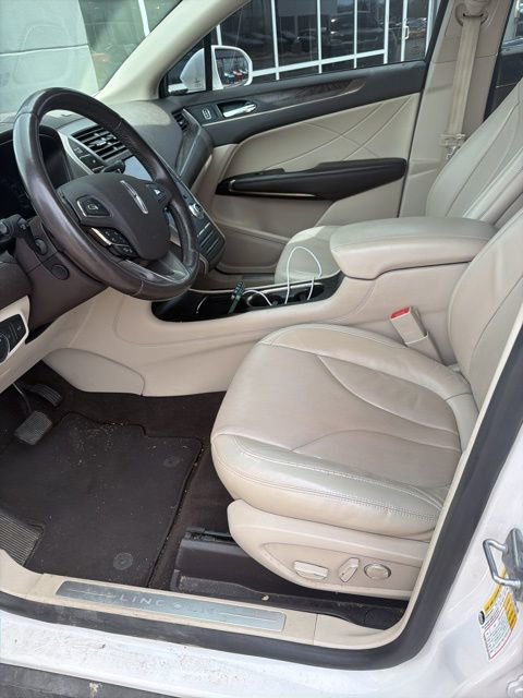 Used 2019 Lincoln MKC Reserve image 14