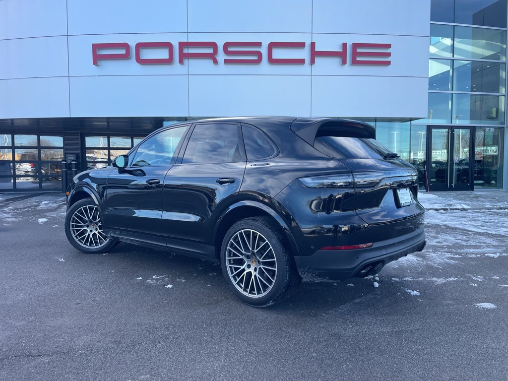Certified 2023 Porsche Cayenne Platinum Edition AWD/4WD image 3
