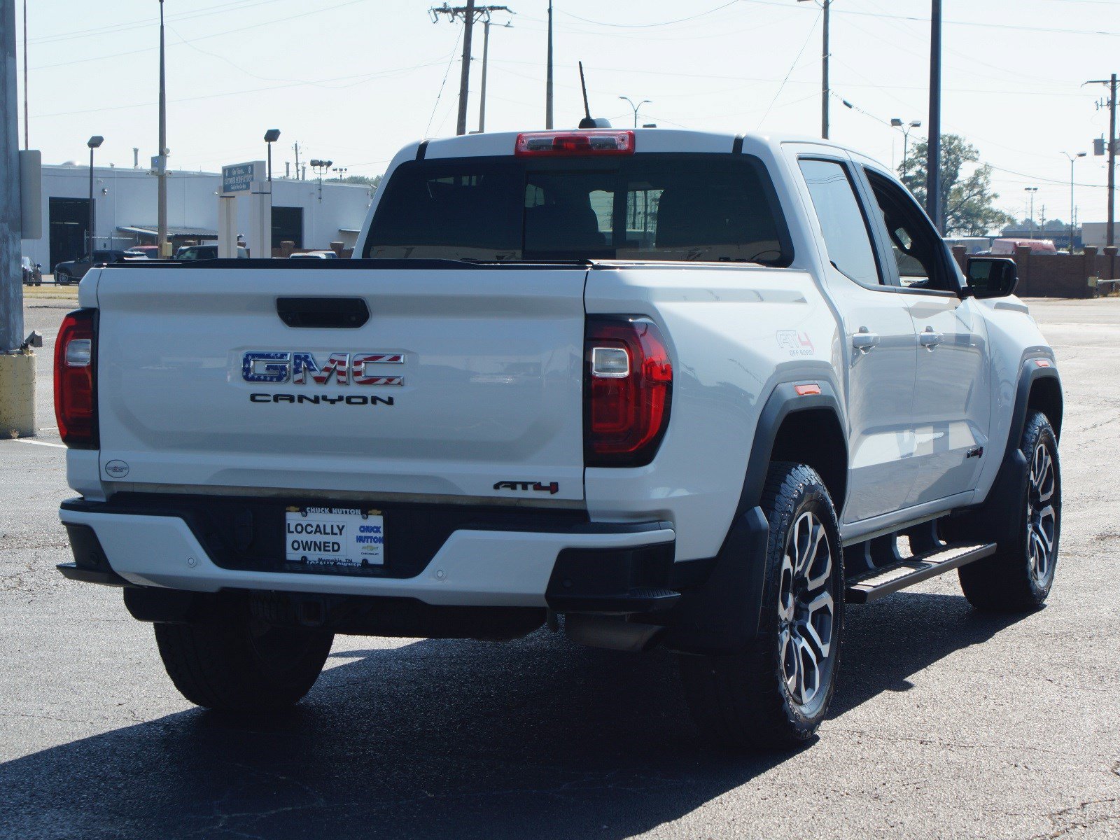 Used 2024 GMC Canyon AT4 w/ Canyon Safety Plus Package AWD/4WD image 18