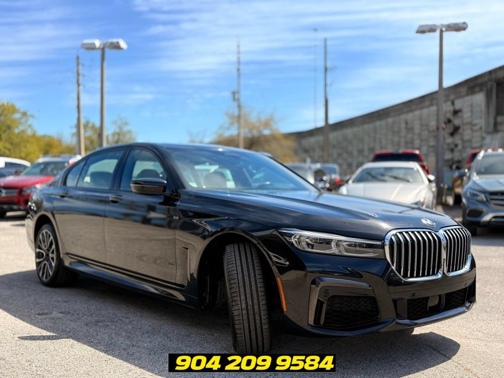 Used 2020 BMW 740i w/ Luxury Rear Seating Package RWD image 6